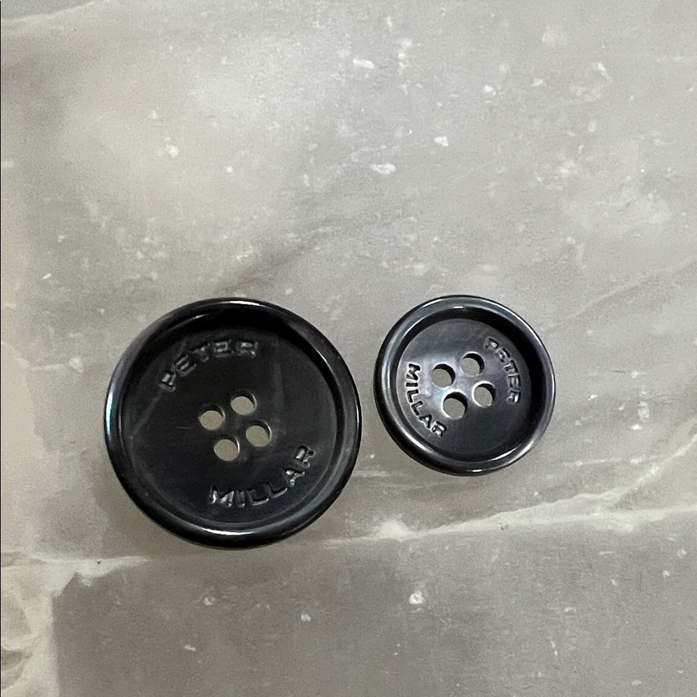 Peter Millar shell Button Set - image 1